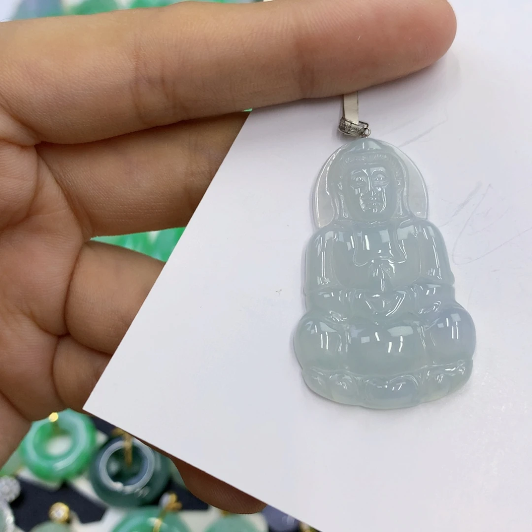 翡翠18K金镶嵌颈饰翡翠