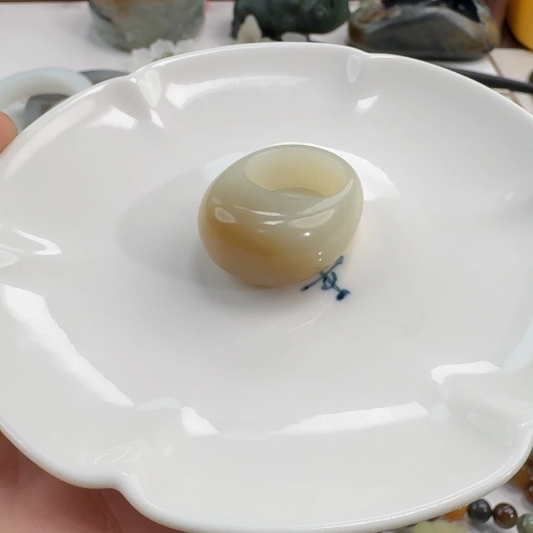 ****拉和田玉未镶嵌颈饰17