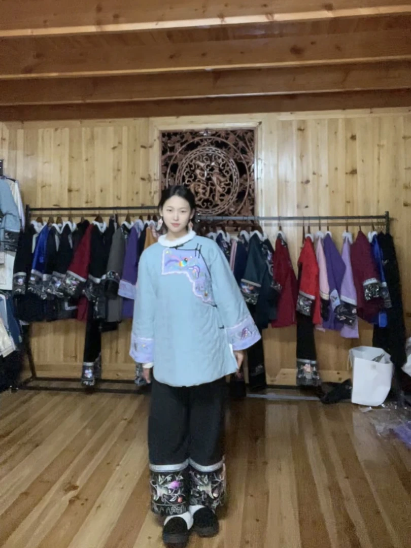 灰蓝色复古刺绣苗族服饰少数民族日常款棉衣