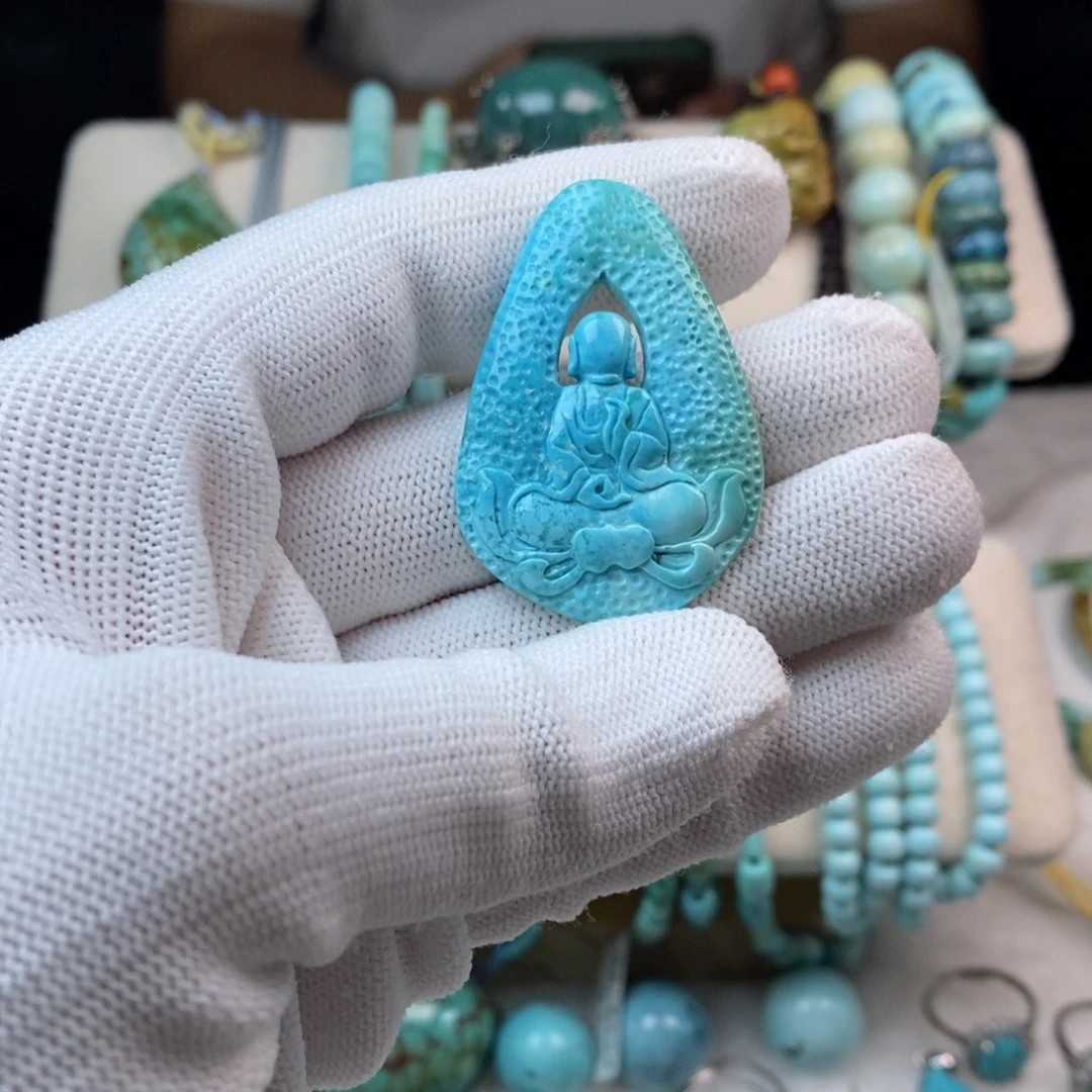 绿松石未镶嵌颈饰