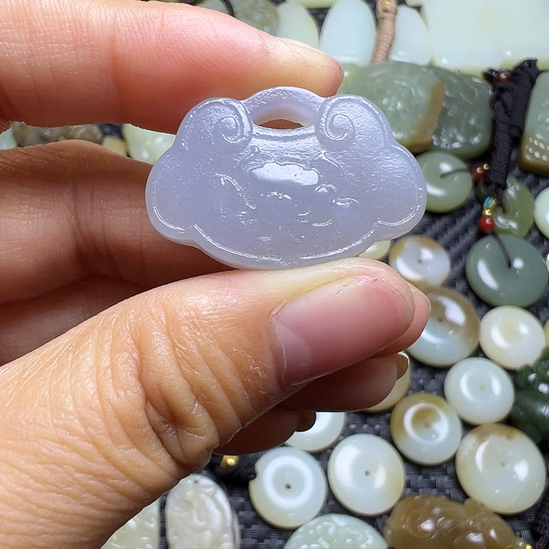 和田玉未镶嵌吊坠(不含链)微瑕漏，不退不换，卡29.8