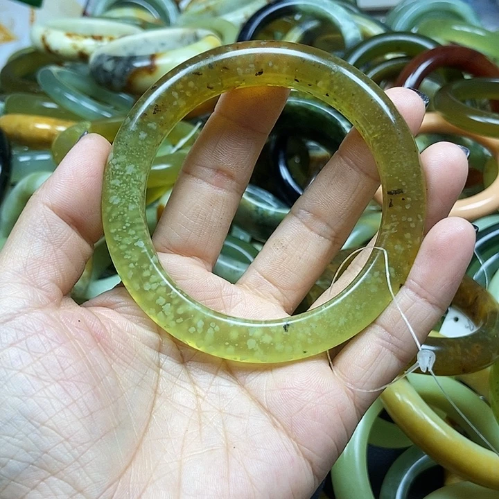朝***石未镶嵌手镯透闪石质玉