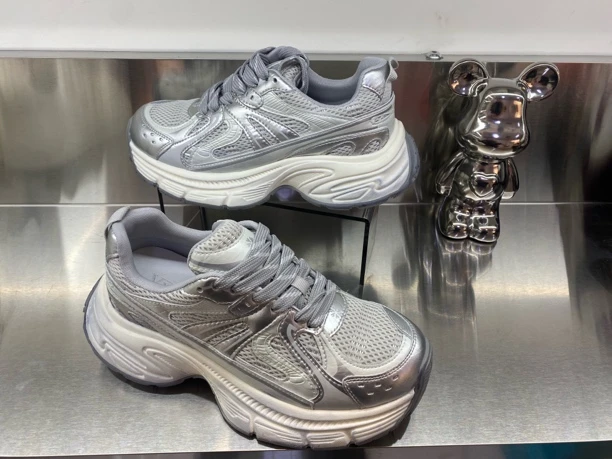 真皮厚底网面银色老爹鞋女2025春新款增高轻便百搭透气运动休闲鞋