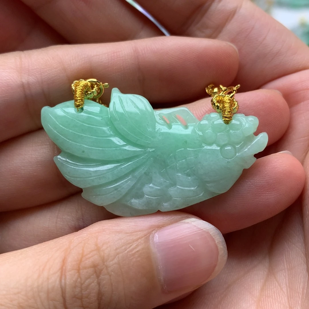 翡翠未镶嵌颈饰正翡翠