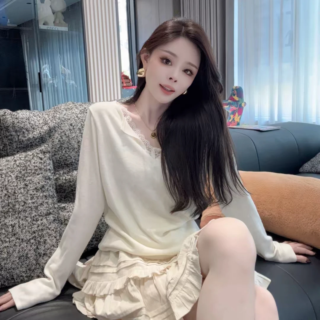 高级感超好看的针织衫女2025新款假两件蕾丝撞色拼接打底衫上衣潮