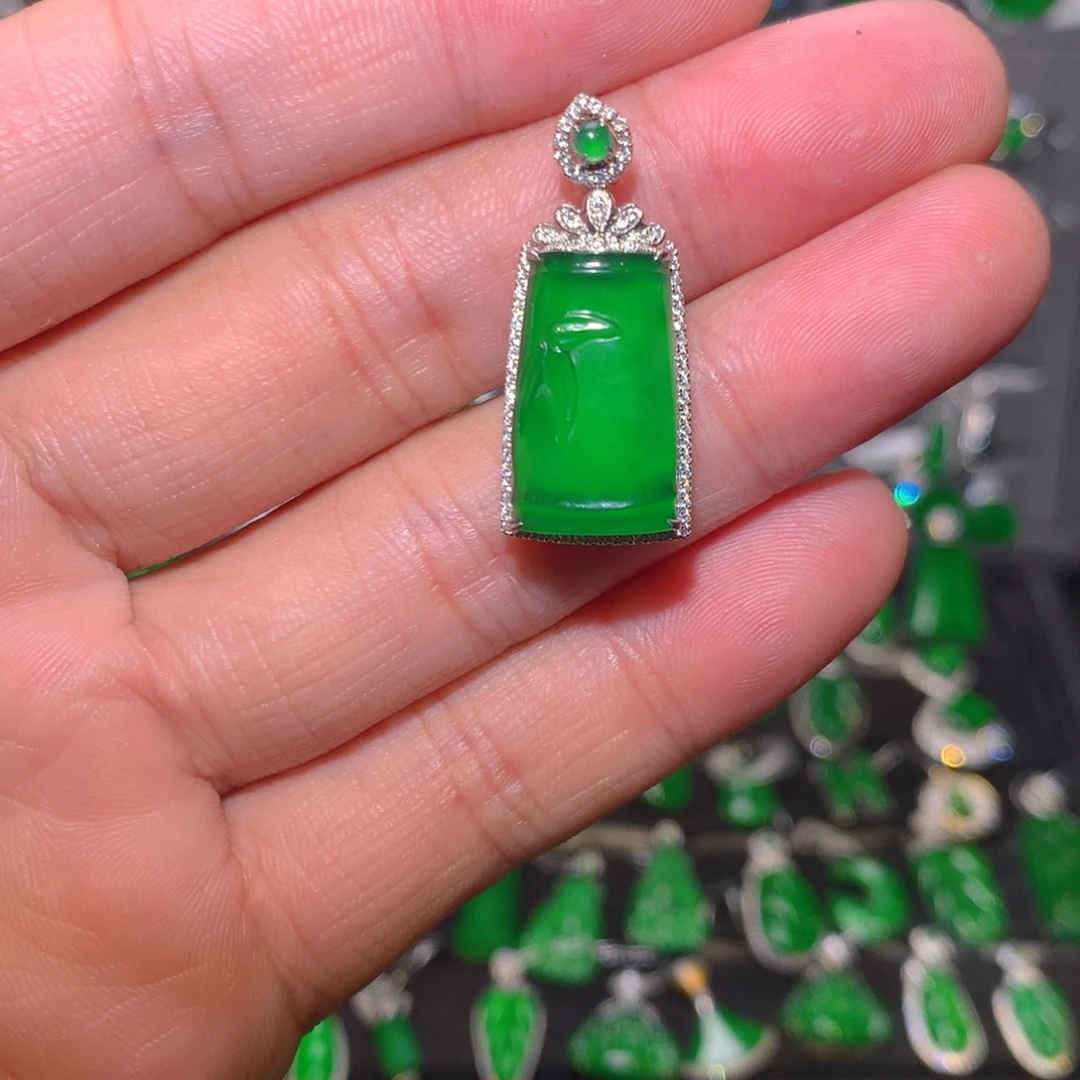 翡翠18K金镶嵌吊坠(不含链)天然翡翠