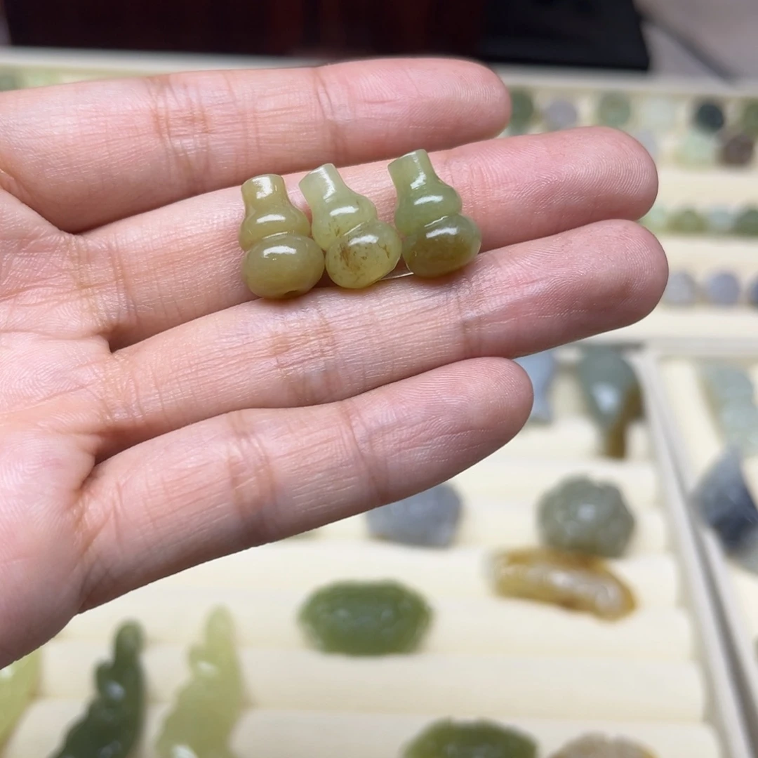 3***C和田玉未镶嵌珠宝半成品