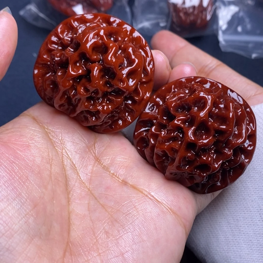 文玩核桃吊坠帝王48