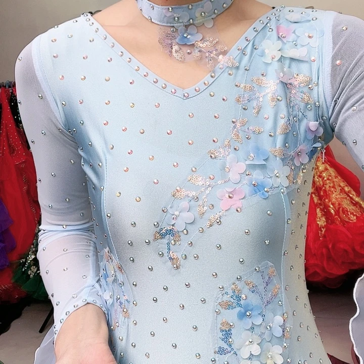交谊舞厅和音乐室为
