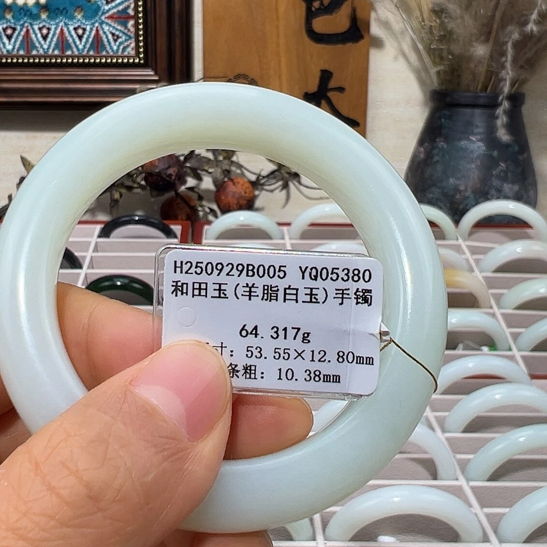 和田玉未镶嵌手镯羊脂白玉手镯