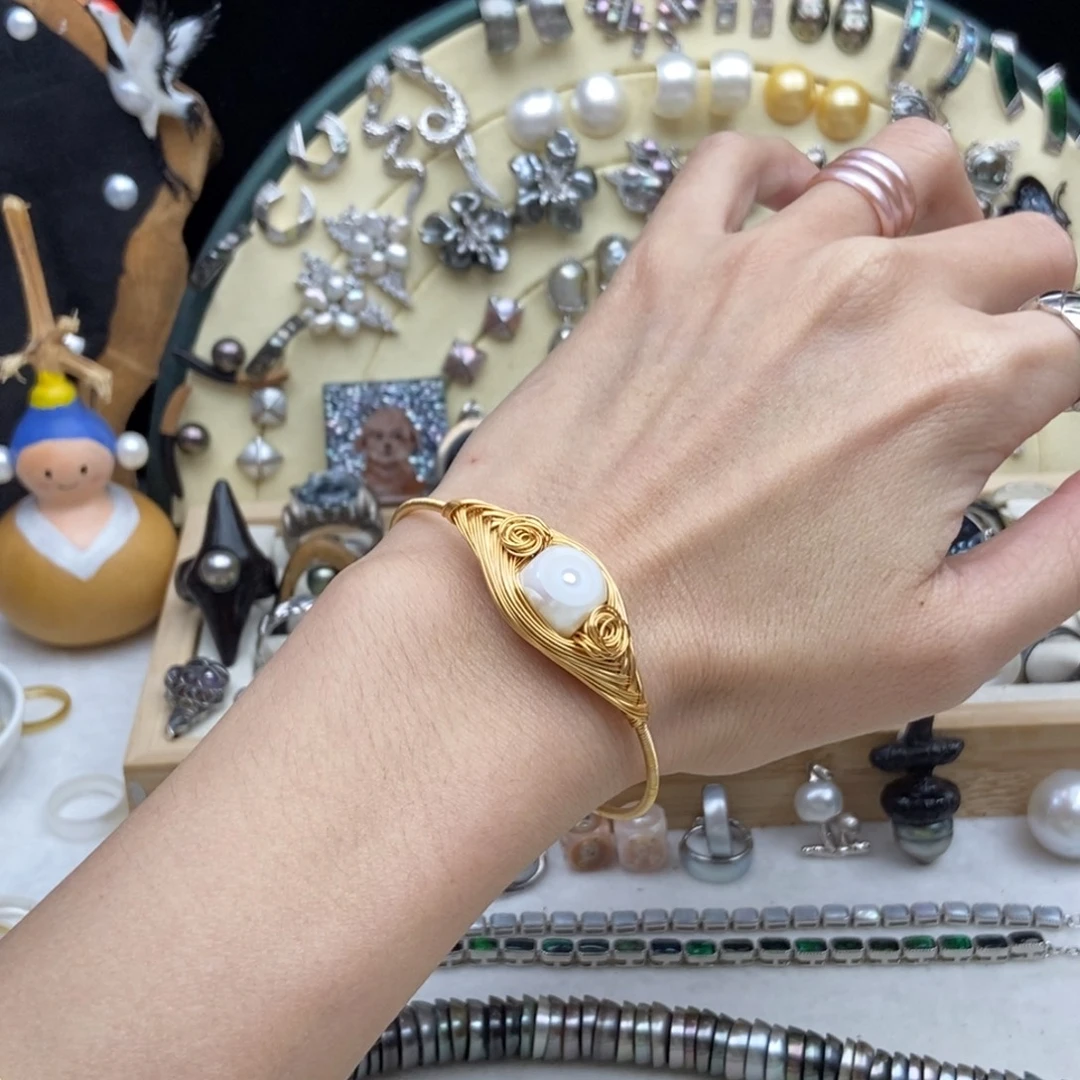 淡水珍珠合金画框骰子手镯