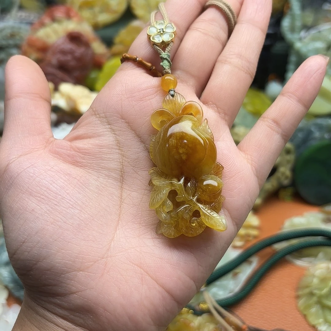 蛇纹石玉未镶嵌吊坠