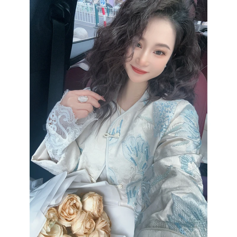 【伯虎说2032】美片——2025新款气质百搭新中式时尚上衣