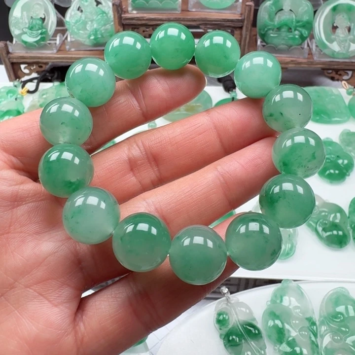 石英质玉颈饰未镶嵌