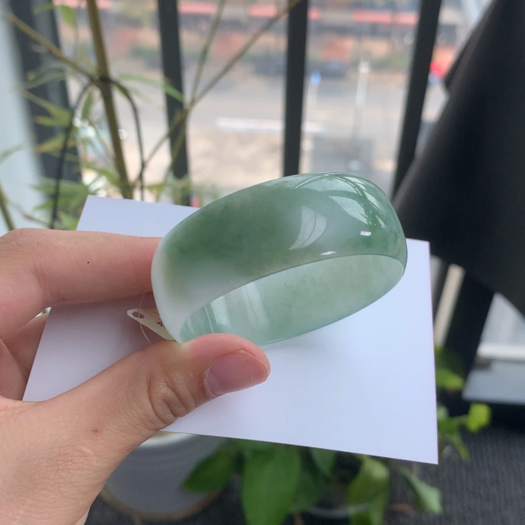 翡翠手镯未镶嵌公主