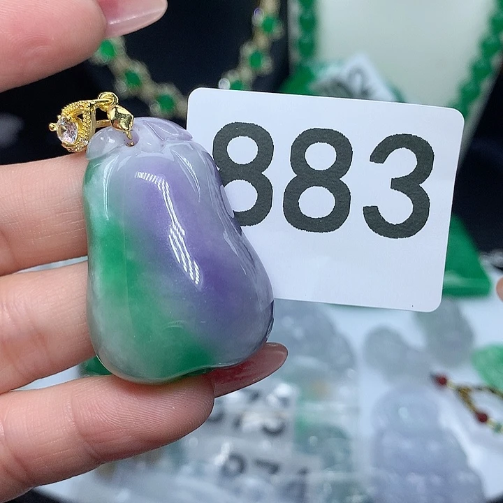 翡翠吊坠(赠链)未镶嵌