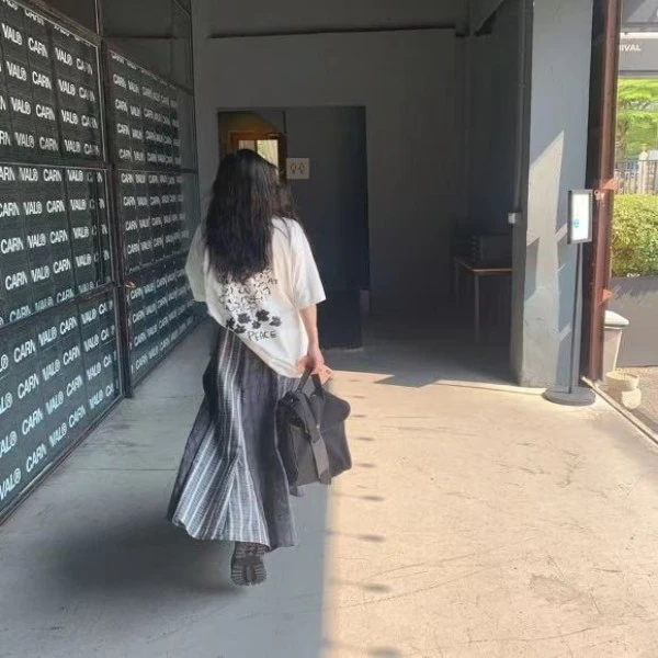 路一.韩国 Seoul    威廉古堡 格纹大摆喇叭长半裙 DP20250127030