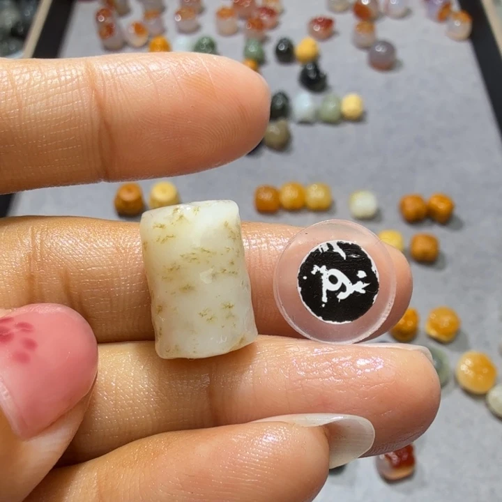 和田玉未镶嵌珠宝奇石