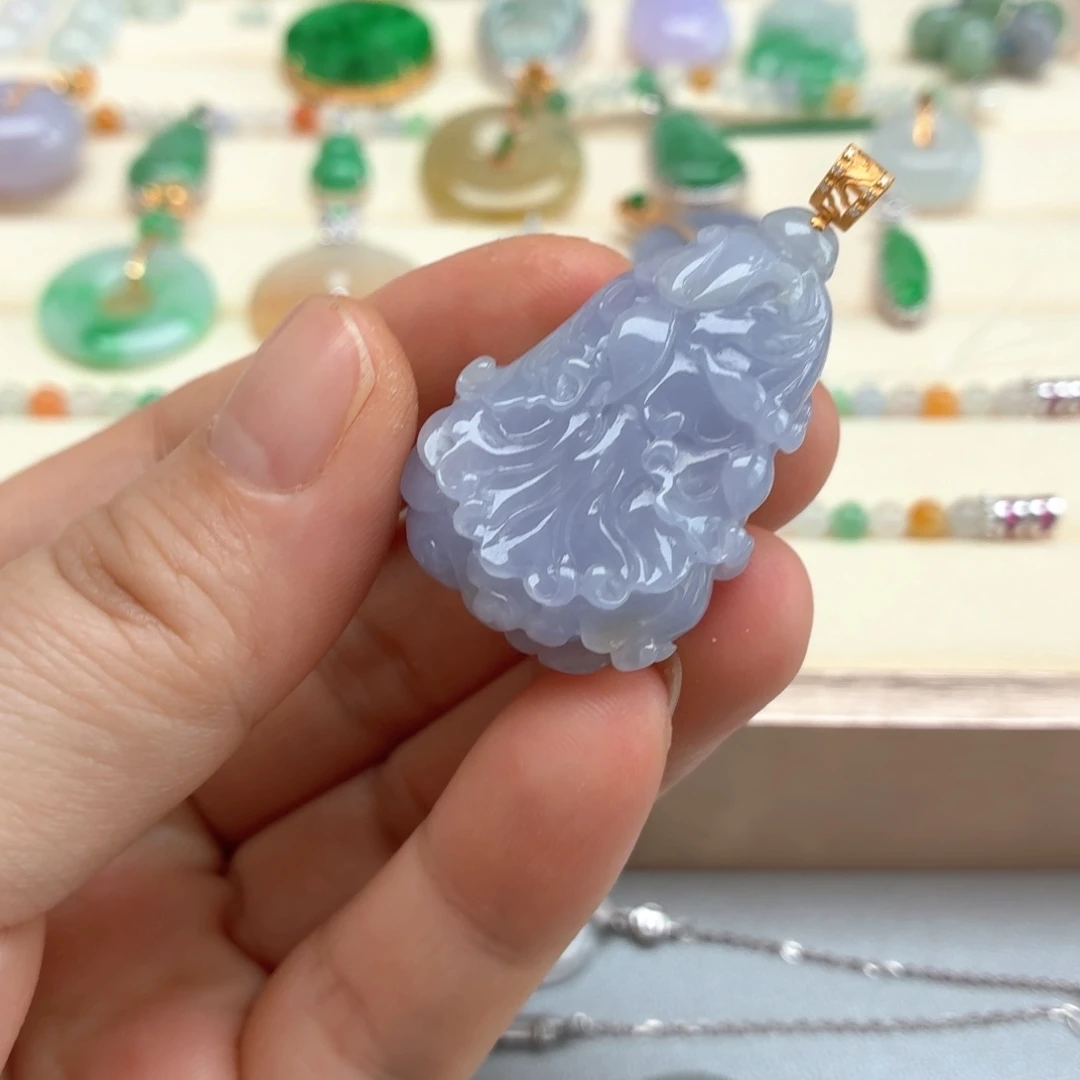 翡翠18K金镶嵌颈饰翡翠白菜