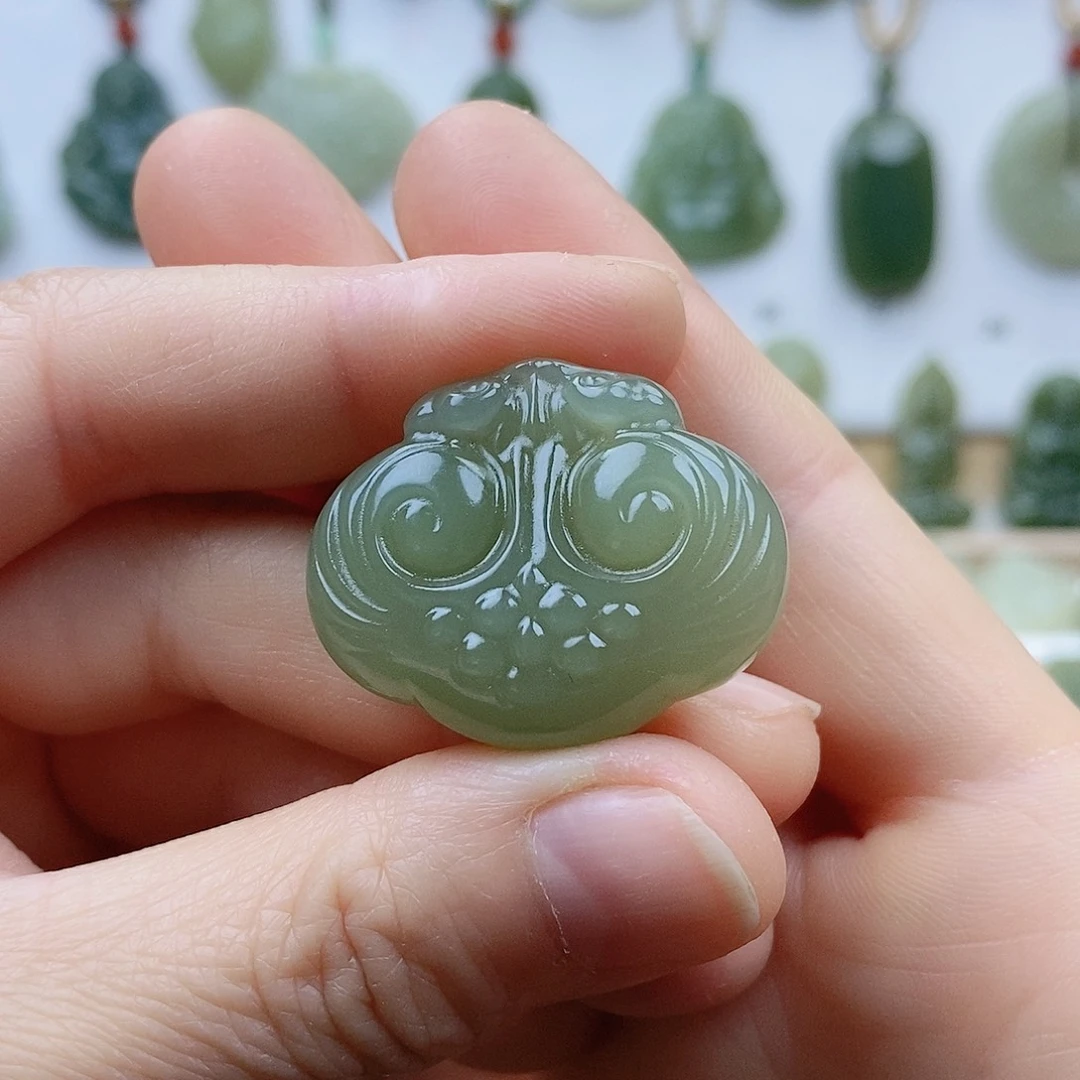 和田玉未镶嵌颈饰歡*?