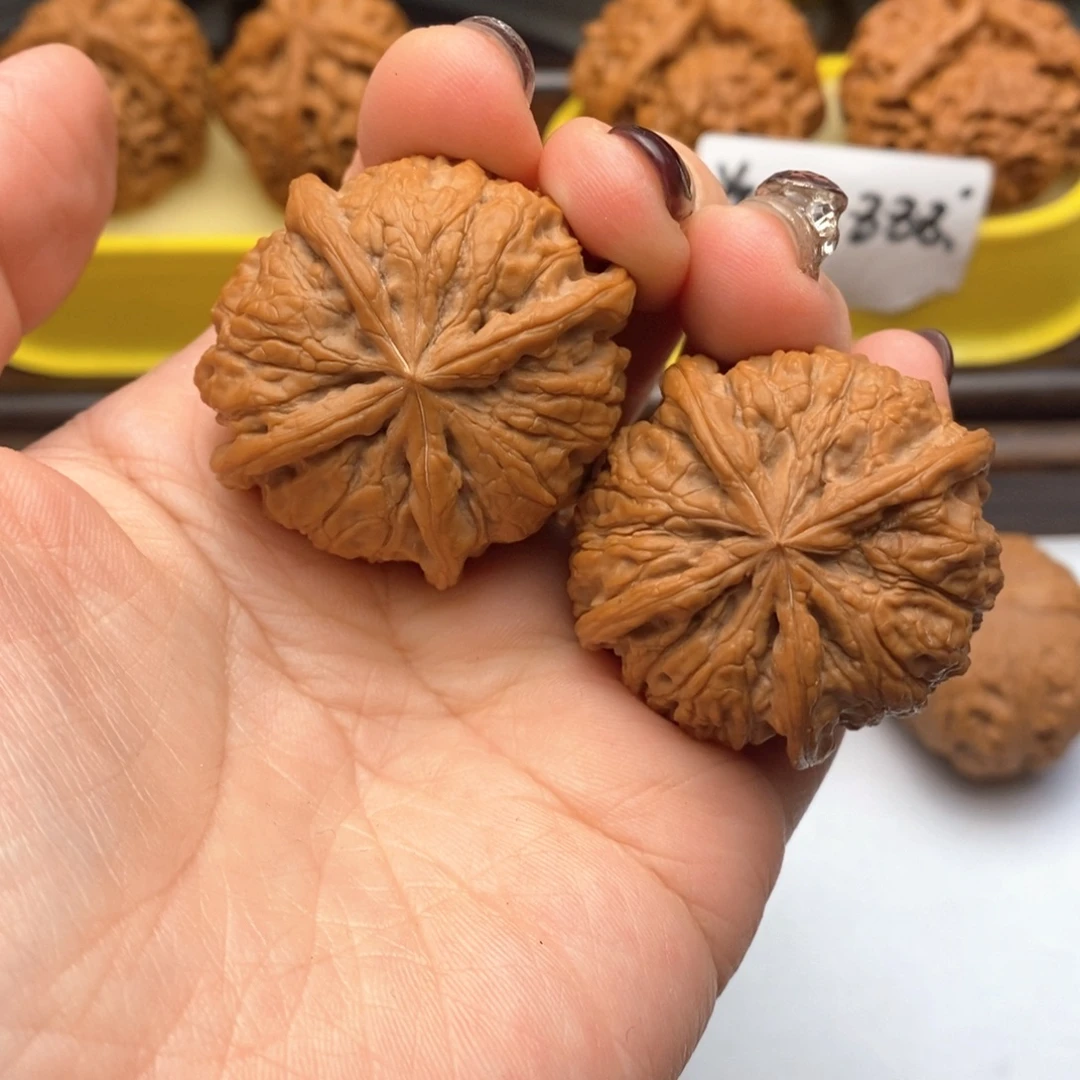 剑***长文玩核桃把件402号雨花石四