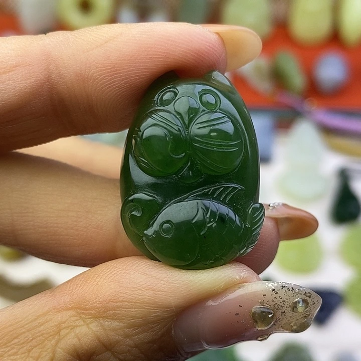 和田玉未镶嵌颈饰碧玉喵喵来财 年年有余