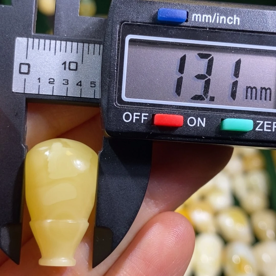 蜜蜡未镶嵌裸石配饰