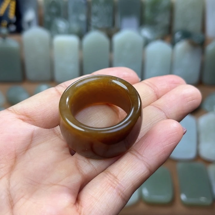 和田玉（糖玉）扳指未镶嵌卡22直径
