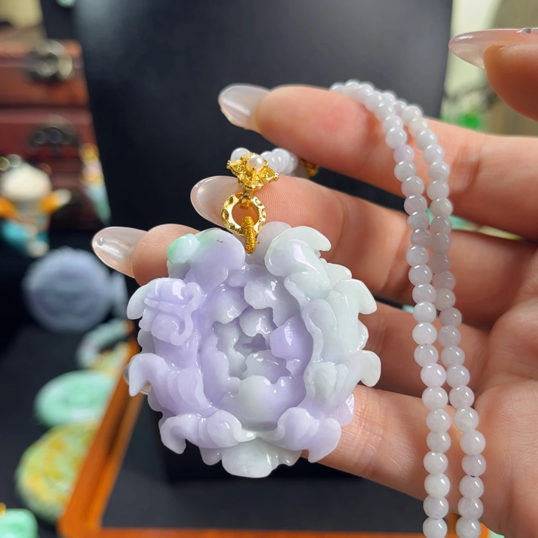 颈饰未镶嵌翡翠紫牡丹