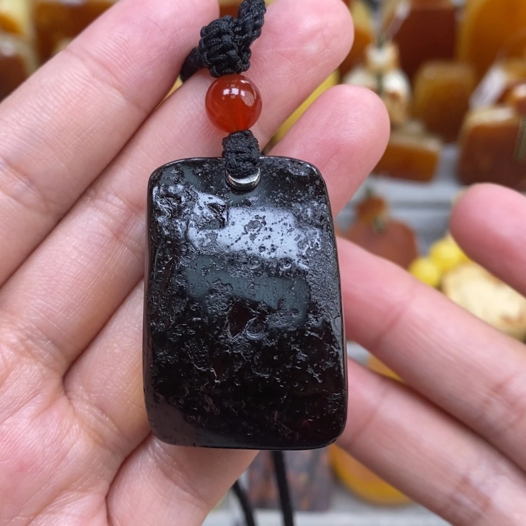 蜜蜡未镶嵌珠宝奇石