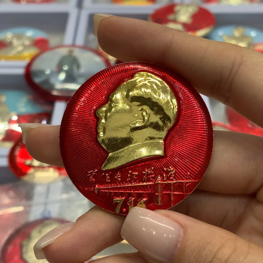 铝L****b爷爷横渡长江 湖北7.16