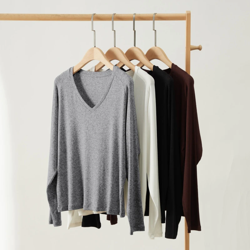 秋冬新款百搭时尚天丝羊毛毛衣V领插肩长袖T重影服装店