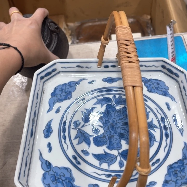 周**选新亿阁祝福大家新年快乐