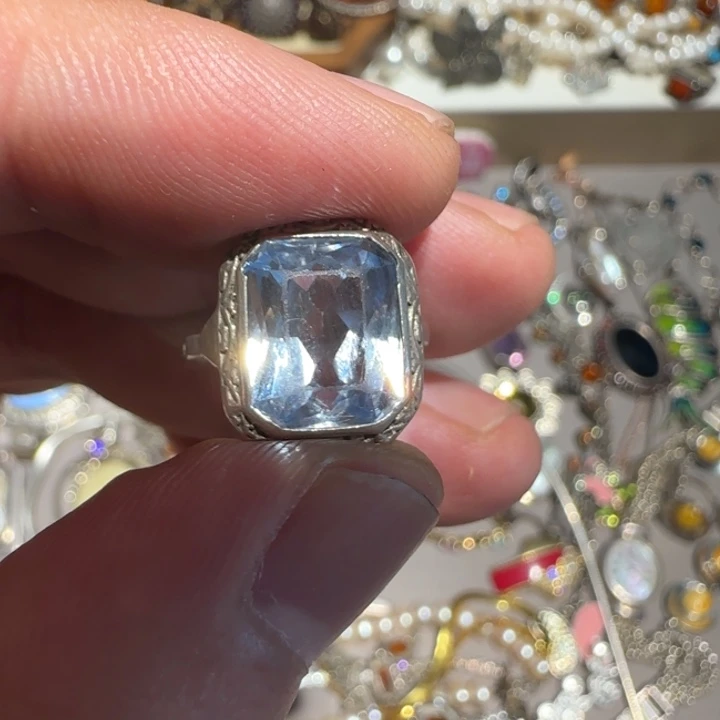 长***冰瓷片戒指到了没有