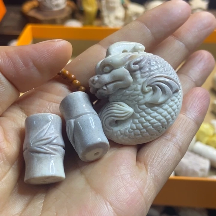 S****配饰鹿角雕刻一起出