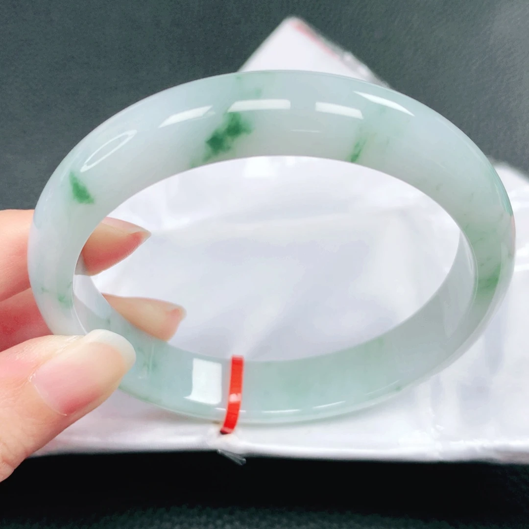 翡翠未镶嵌手镯63圈