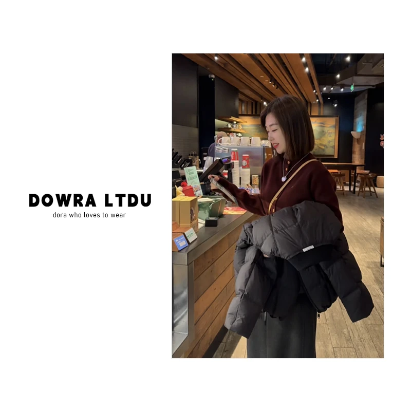 朵拉【时光独白】2025年冬季新款半高领纯色刺绣毛衣外套女154-9182