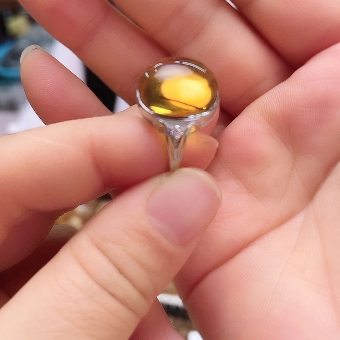 琥珀裸石未镶嵌大