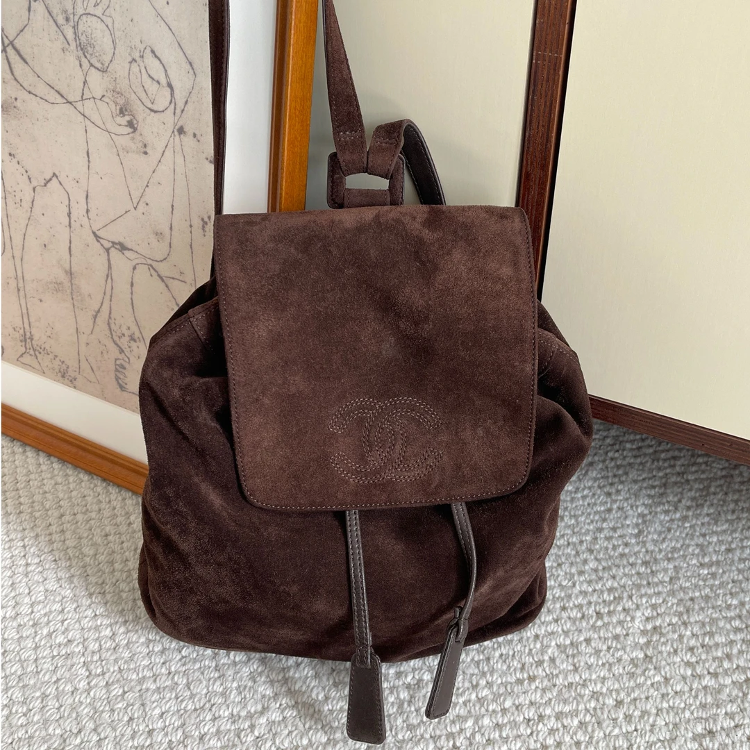 95新 Chanel/香奈儿 Chanel枯叶色麂皮大logo双肩包｜1802