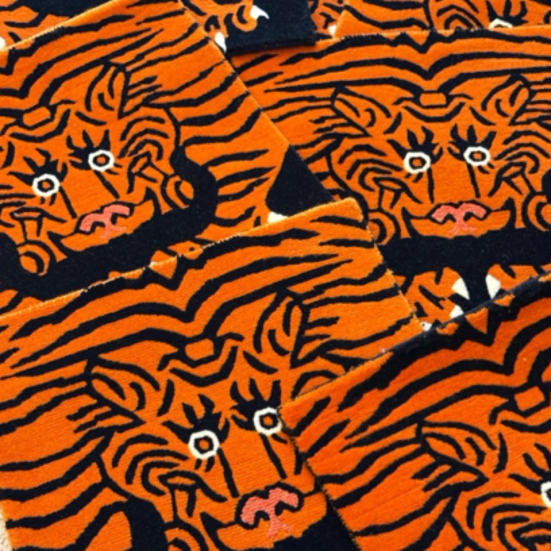 经典藏式手工虎纹方毯坐毯挂毯轻奢家用绒毯绒毛毯