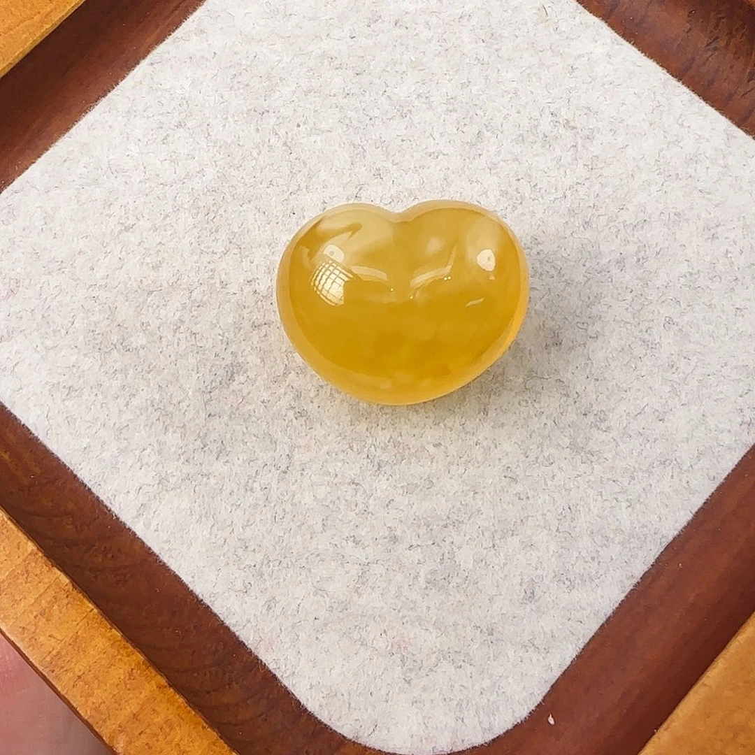 琥珀珠宝奇石未镶嵌A****a