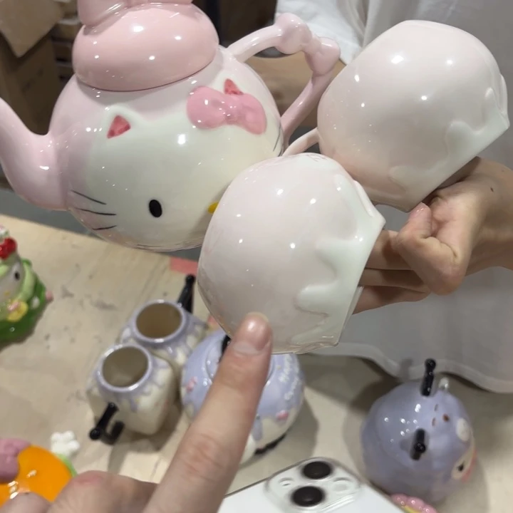 呜呜呜好可爱的小猫咪呀