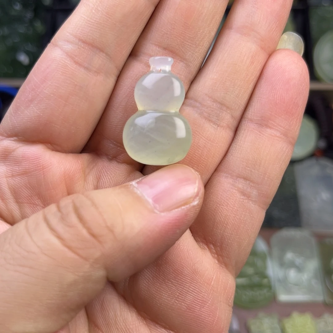 蛇纹石玉未镶嵌吊坠(不含链)