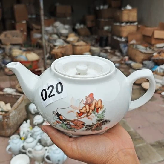 库存微瑕三打白骨精多孔茶壶