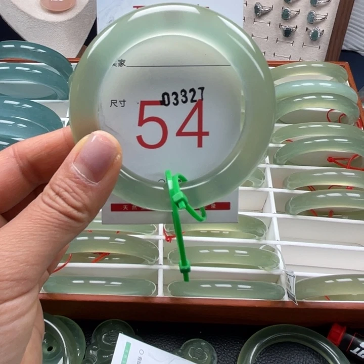 蛇纹石玉未镶嵌手镯P**k