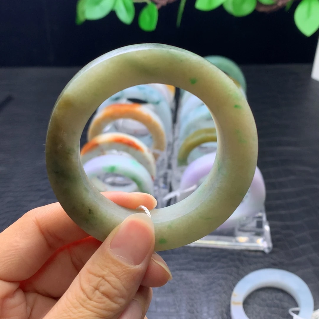 定制翡翠未镶嵌手镯定制