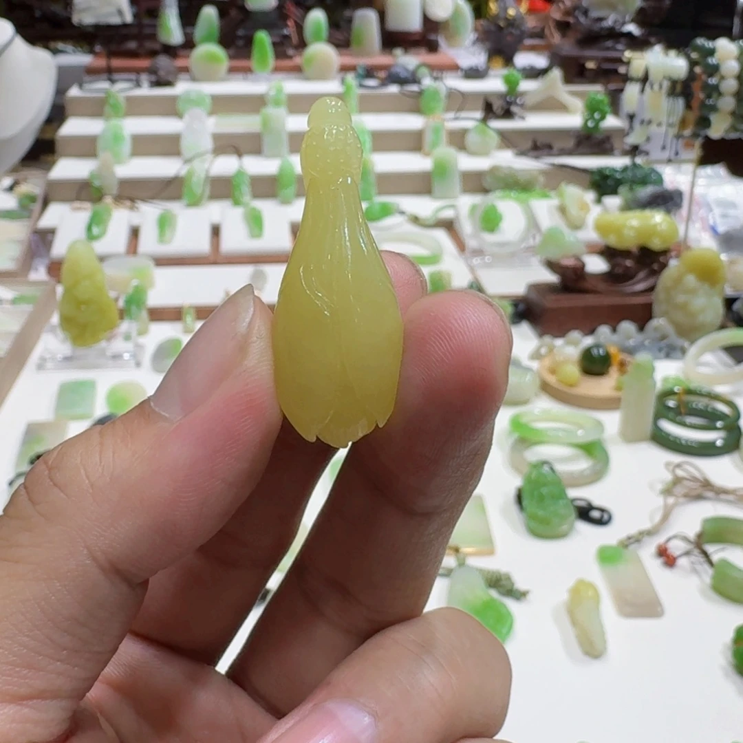 和田玉未镶嵌挂件黄口玉兰花挂件