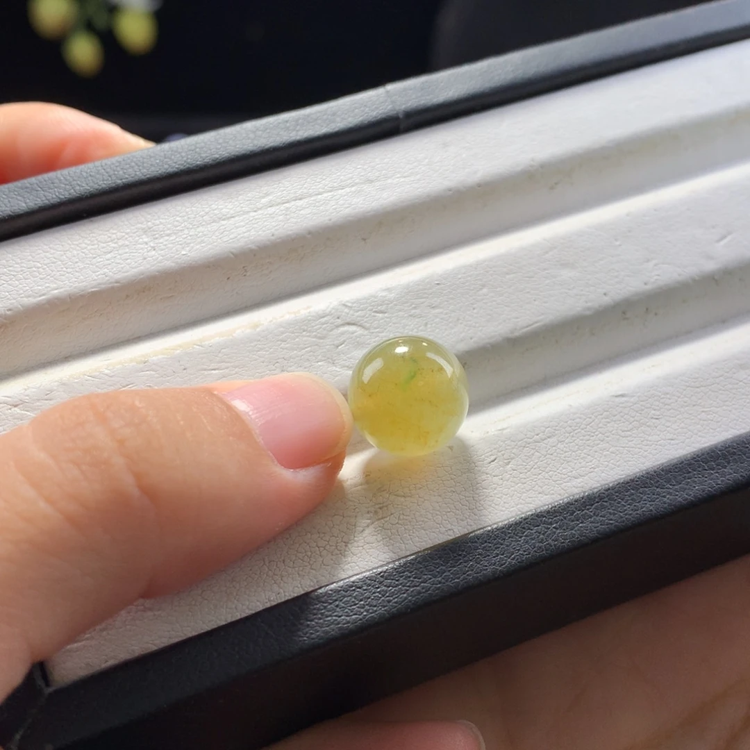 翡翠未镶嵌手串12焦糖布丁