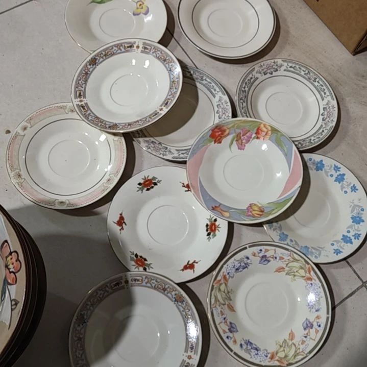 茶盏陶瓷盘子碗啥都有