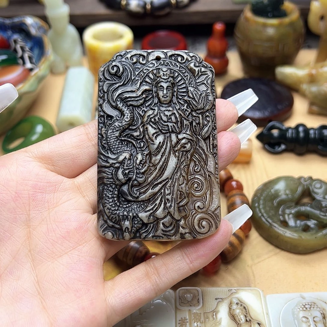 蛇纹石玉未镶嵌颈饰